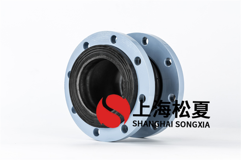 翻邊的橡膠接頭與扣槽的橡膠接頭間的相同之處和不同之處。